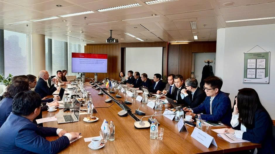 Thứ trưởng Nguyễn Đức Tâm dẫn đầu Đoàn công tác Bộ Tài chính làm việc tại Vương quốc Bỉ và Đan Mạch Thứ trưởng Nguyễn Đức Tâm dẫn đầu Đoàn công tác Bộ Tài chính làm việc tại Vương quốc Bỉ và Đan Mạch