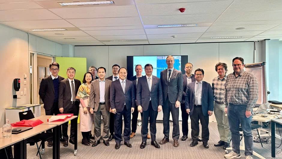 Thứ trưởng Nguyễn Đức Tâm dẫn đầu Đoàn công tác Bộ Tài chính làm việc tại Vương quốc Bỉ và Đan Mạch Thứ trưởng Nguyễn Đức Tâm dẫn đầu Đoàn công tác Bộ Tài chính làm việc tại Vương quốc Bỉ và Đan Mạch