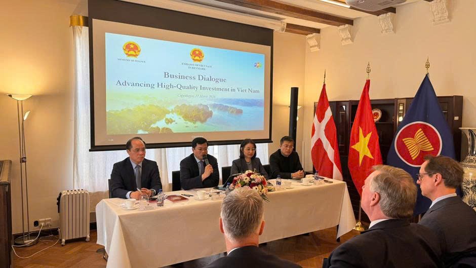 Thứ trưởng Nguyễn Đức Tâm dẫn đầu Đoàn công tác Bộ Tài chính làm việc tại Vương quốc Bỉ và Đan Mạch Thứ trưởng Nguyễn Đức Tâm dẫn đầu Đoàn công tác Bộ Tài chính làm việc tại Vương quốc Bỉ và Đan Mạch