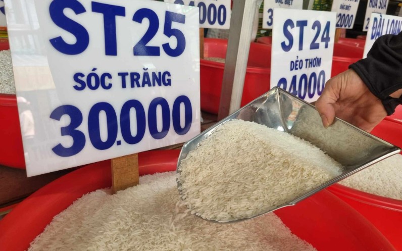 Ngày 28/3: Giá lúa gạo tại Đồng bằng sông Cửu Long trầm lắng