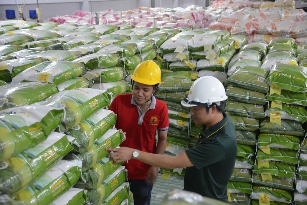 Doanh nghiệp “gồng mình” giữ giá, đồng hành cùng nông dân vượt sóng chi phí Doanh nghiệp “gồng mình” giữ giá, đồng hành cùng nông dân vượt sóng chi phí