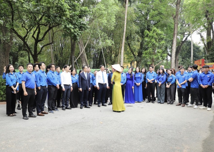 Lễ báo công dâng Bác bồi dưỡng lý tưởng cho tuổi trẻ Bộ Tài chính Lễ báo công dâng Bác bồi dưỡng lý tưởng cho tuổi trẻ Bộ Tài chính