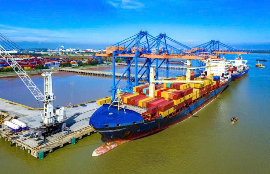 Kiên trì mục tiêu tăng trưởng cao: Tuyên ngôn về khát vọng bứt phá của dân tộc Kiên trì mục tiêu tăng trưởng cao: Tuyên ngôn về khát vọng bứt phá của dân tộc