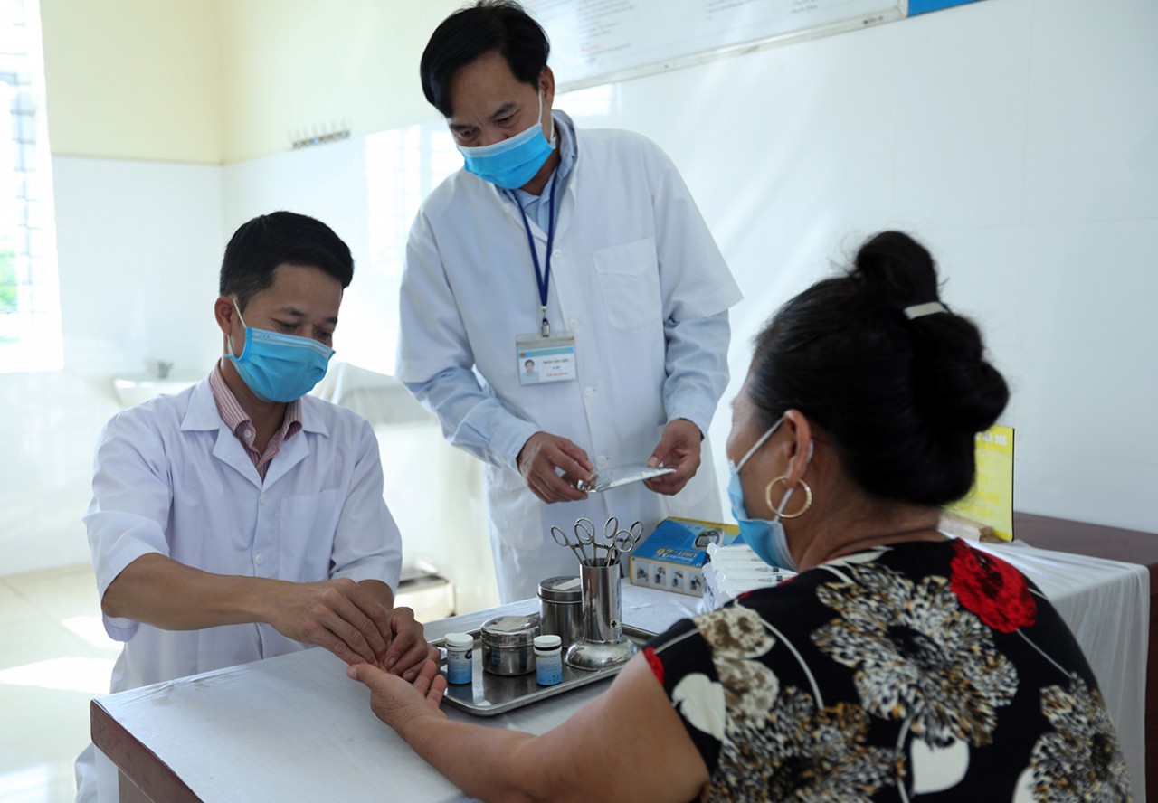 Giảm trừ chi phí y tế, giáo dục khi tính thuế thu nhập cá nhân: Sự chia sẻ của Nhà nước với người nộp thuế