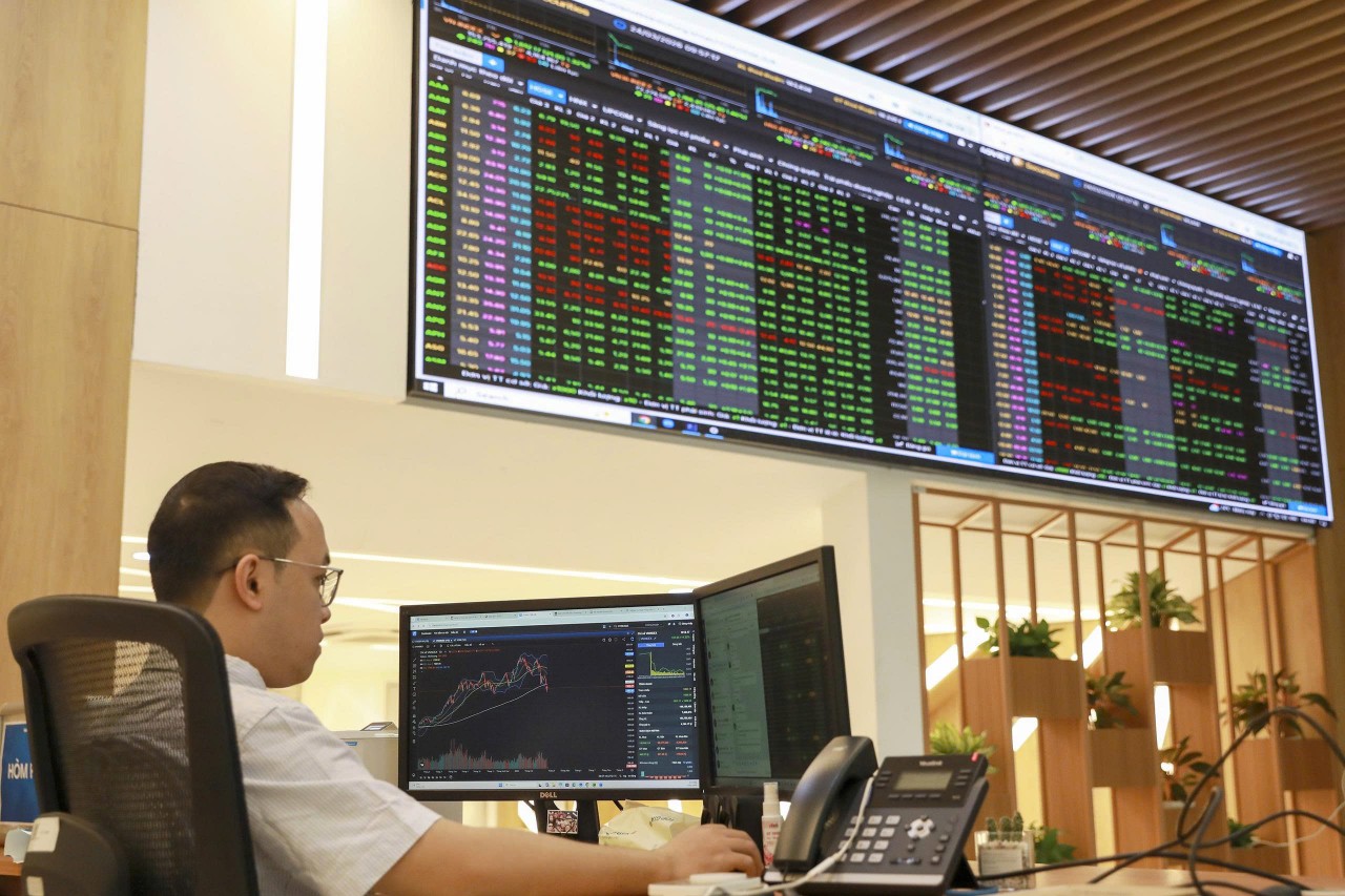 Đề xuất quy định chi tiết thuế thu nhập với chuyển nhượng vốn, chứng khoán Đề xuất quy định chi tiết thuế thu nhập với chuyển nhượng vốn, chứng khoán