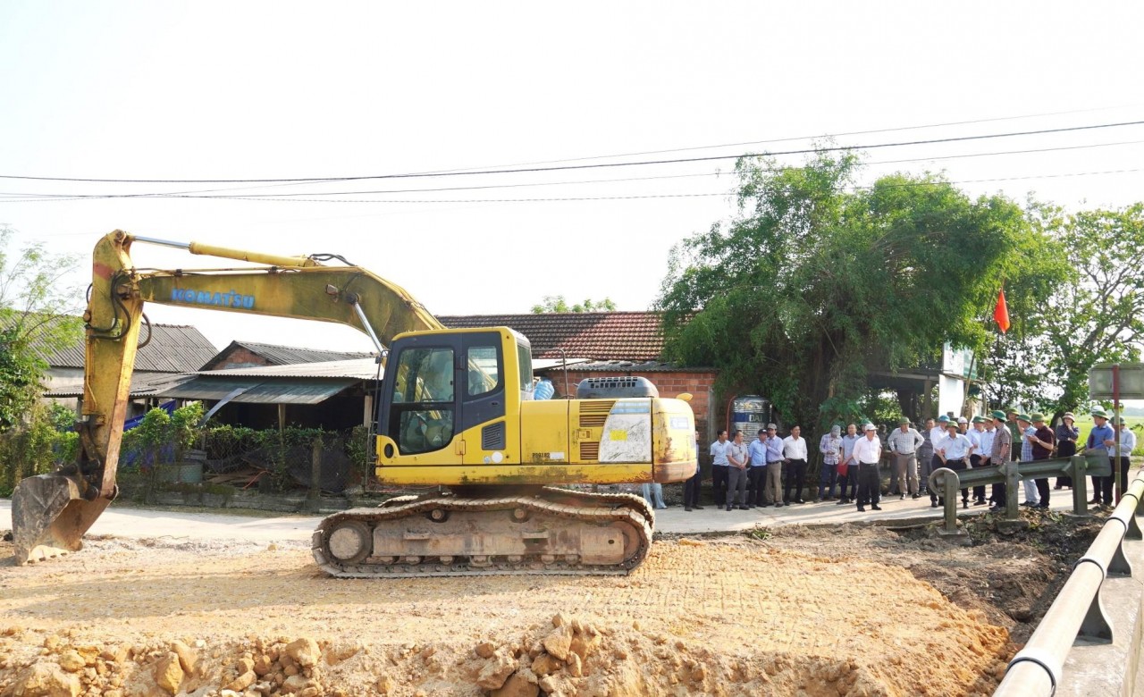 Công tác giải phóng mặt bằng Dự án Quốc lộ 15D đoạn từ Cảng Mỹ Thủy đến cao tốc Cam Lộ – La Sơn vẫn còn khá chậm Công tác giải phóng mặt bằng Dự án Quốc lộ 15D đoạn từ Cảng Mỹ Thủy đến cao tốc Cam Lộ – La Sơn vẫn còn khá chậm