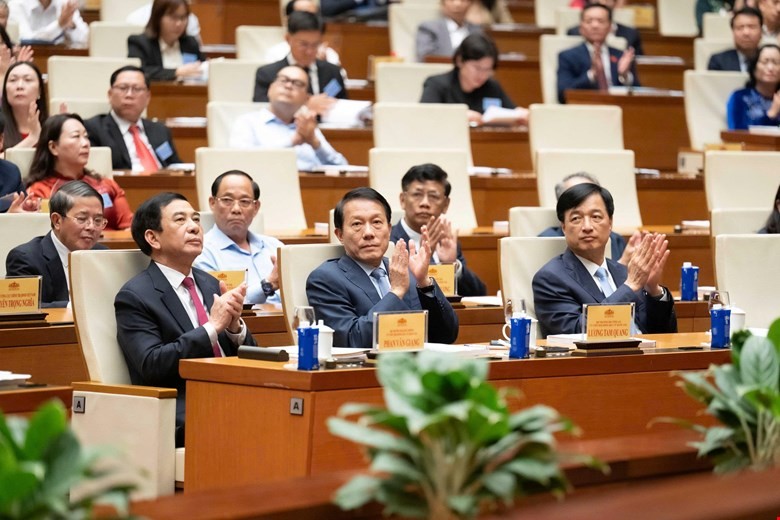 Lá phiếu của cử tri phải được tiếp nối bằng những quyết sách đúng đắn Lá phiếu của cử tri phải được tiếp nối bằng những quyết sách đúng đắn