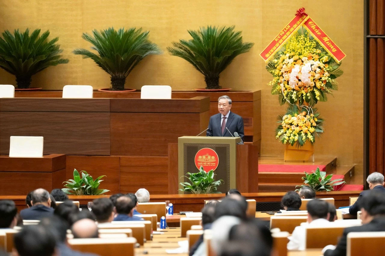 Lá phiếu của cử tri phải được tiếp nối bằng những quyết sách đúng đắn Lá phiếu của cử tri phải được tiếp nối bằng những quyết sách đúng đắn