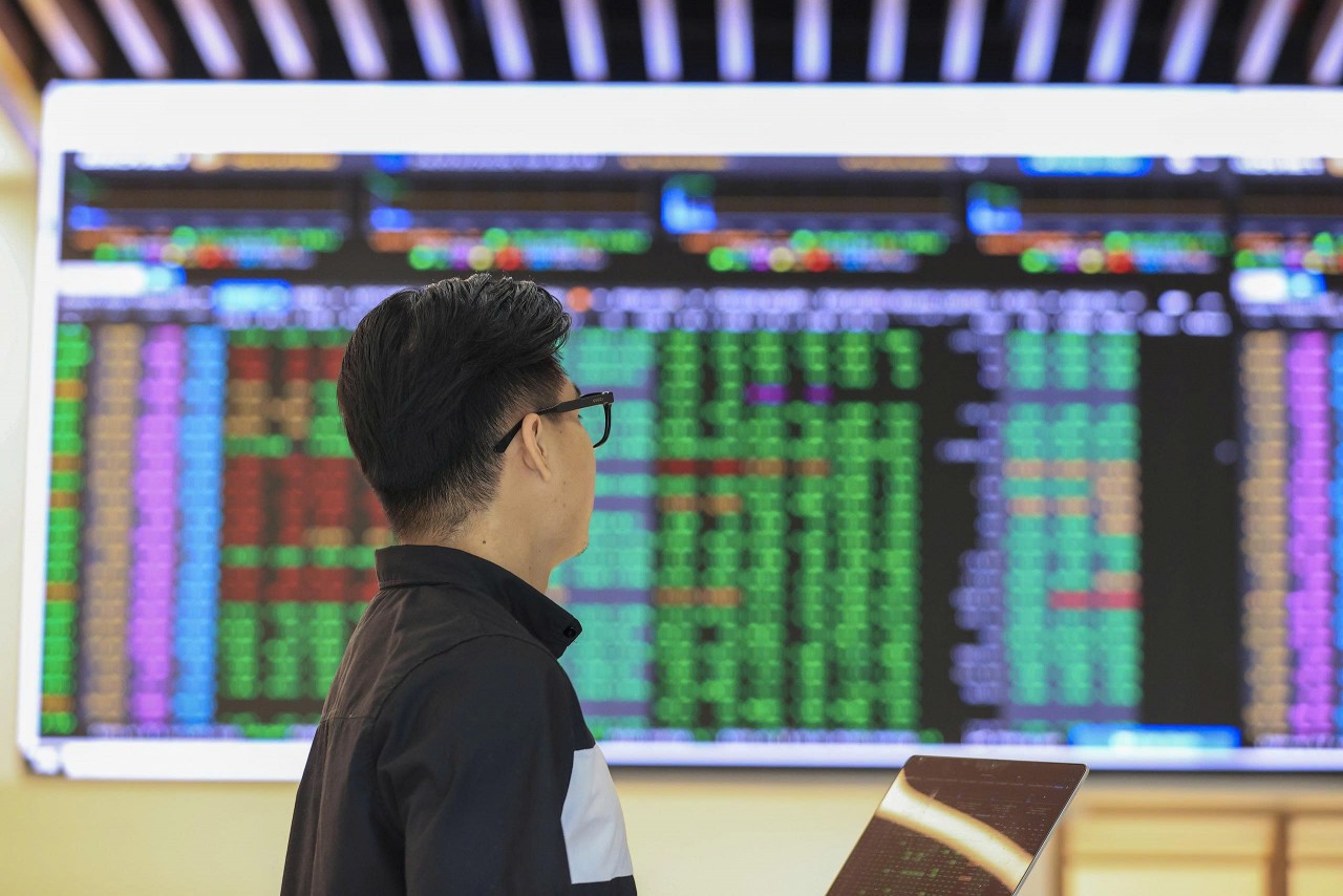 Chứng khoán ngày 31/3: VN-Index tăng điểm trong phiên cuối tháng, củng cố xu hướng hồi phục