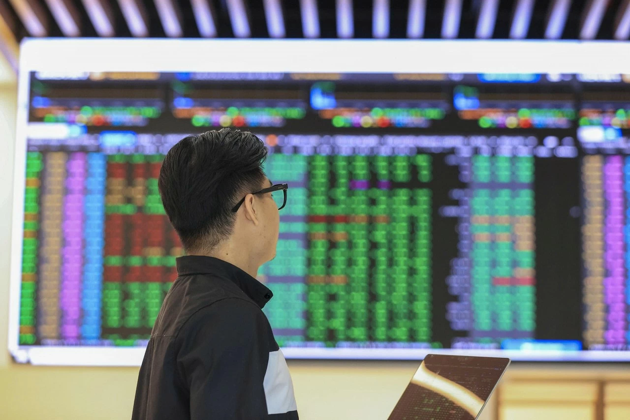 Chứng khoán ngày 31/3: VN-Index tăng điểm trong phiên cuối tháng, củng cố xu hướng hồi phục