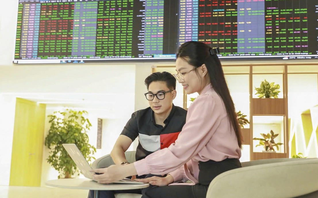 Thị trường chứng khoán tái định giá, xu hướng trung hạn dần rõ nét