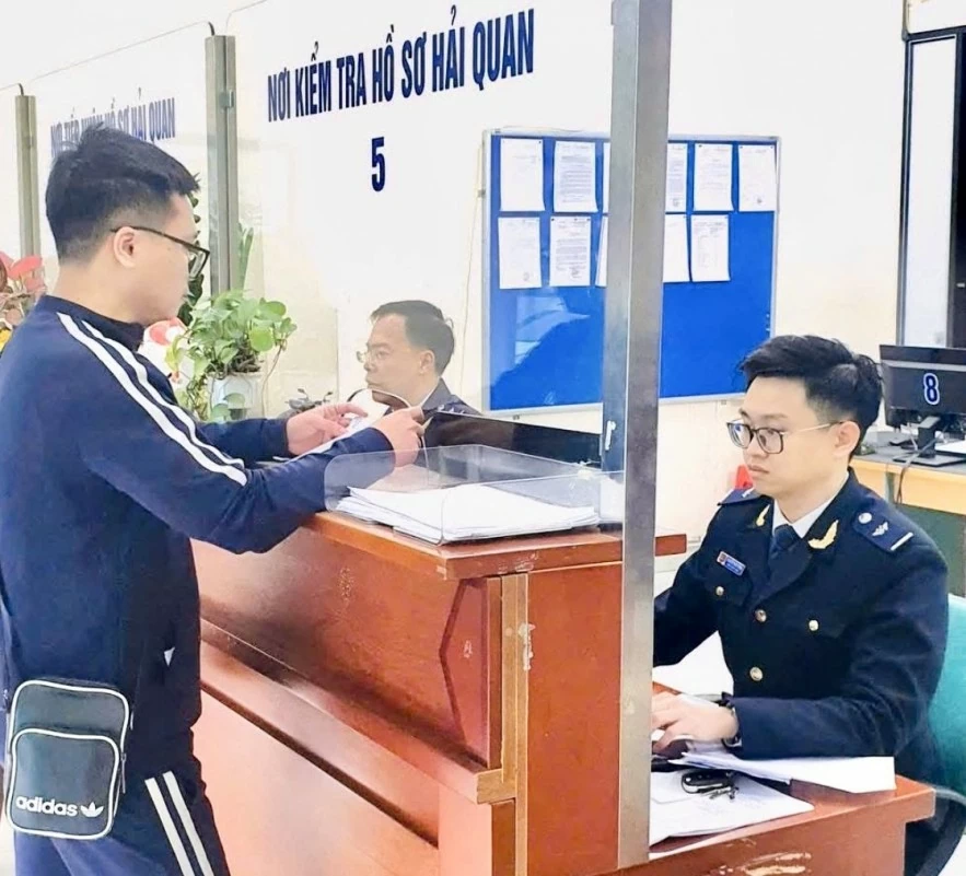 Doanh nghiệp hưởng lợi lớn từ đợt cải cách thủ tục hải quan mới của Bộ Tài chính Doanh nghiệp hưởng lợi lớn từ đợt cải cách thủ tục hải quan mới của Bộ Tài chính