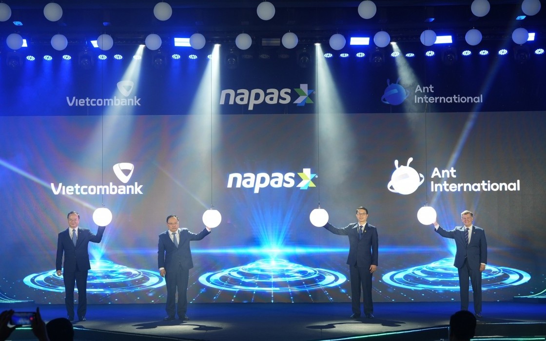 NAPAS mở rộng dịch vụ thanh toán qua mã QR giữa Việt Nam - Trung Quốc