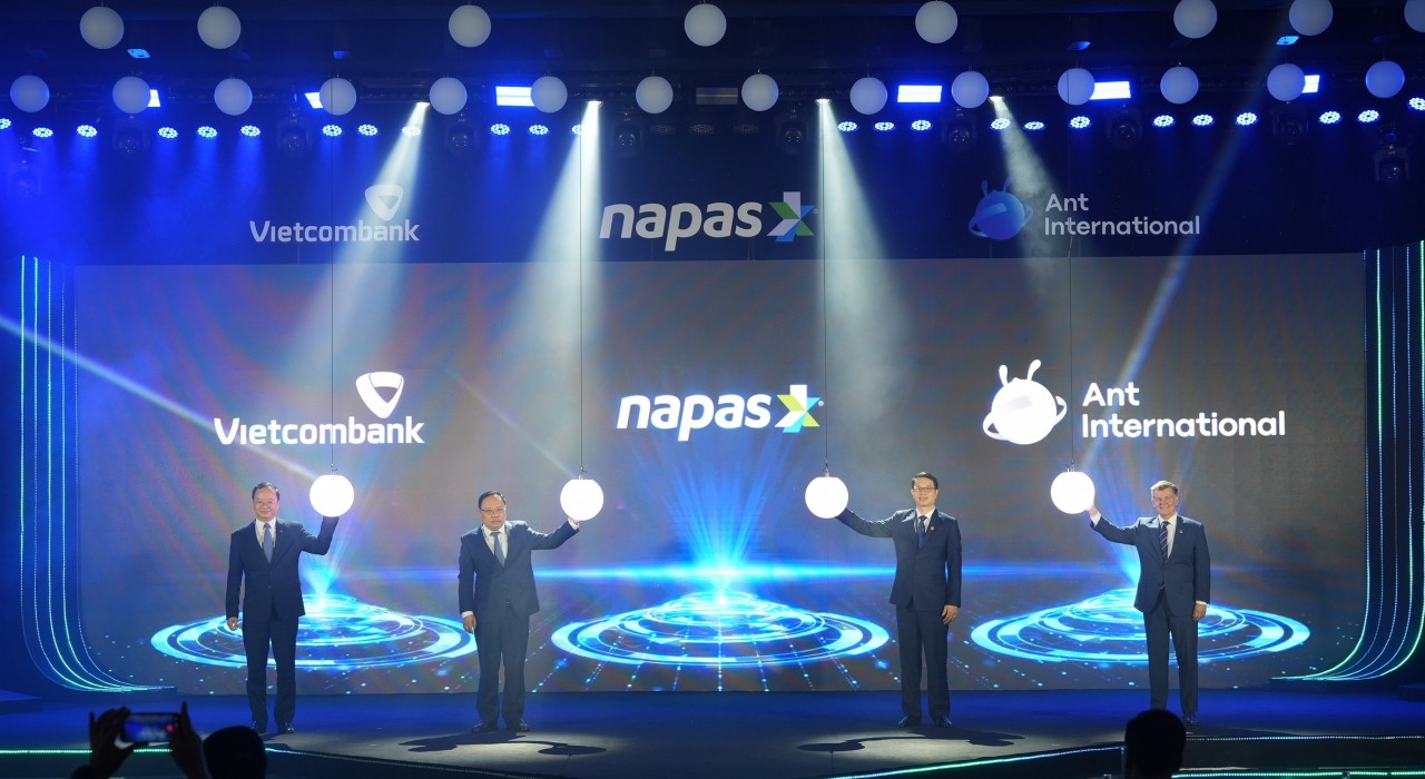 NAPAS mở rộng dịch vụ thanh toán qua mã QR giữa Việt Nam - Trung Quốc