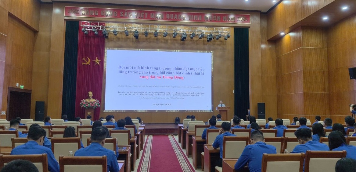 Tập huấn cán bộ Đoàn gắn với nhiệm vụ chuyên môn và đổi mới hoạt động