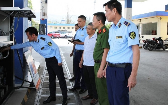 Quảng Ninh siết chặt chống buôn lậu, gian lận thương mại trong kinh doanh xăng dầu