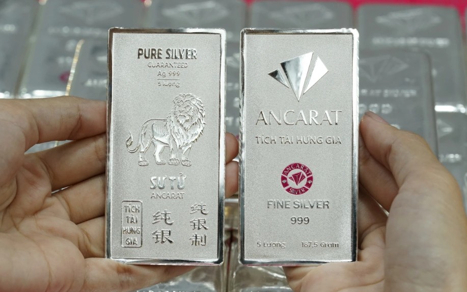 Ngày 5/4: Giá bạc giằng co quanh mốc quan trọng