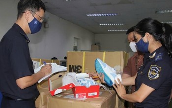 Thu thuế hàng giá trị thấp: Ngăn ngừa gian lận, tăng thu ngân sách