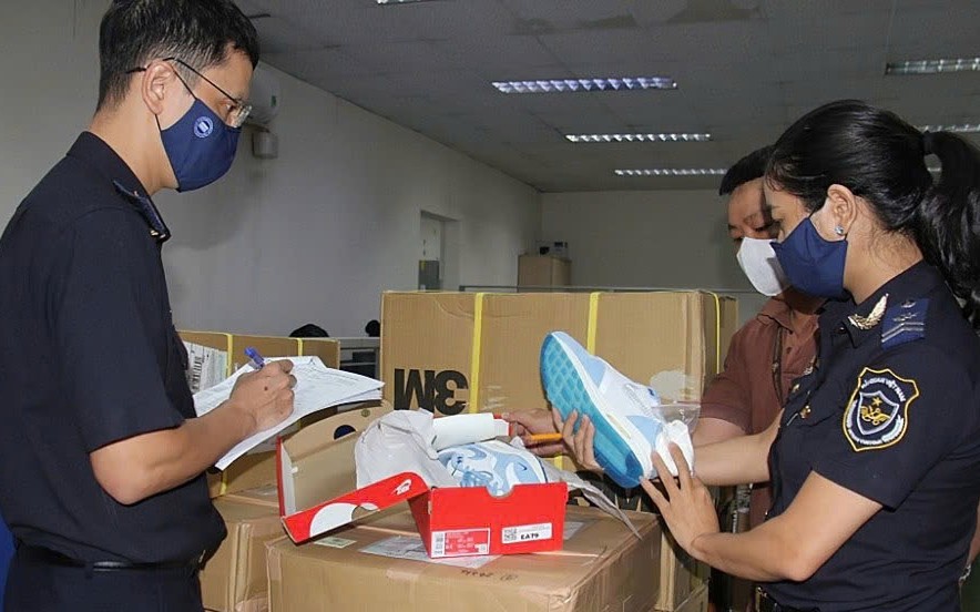 Thu thuế hàng giá trị thấp: Ngăn ngừa gian lận, tăng thu ngân sách