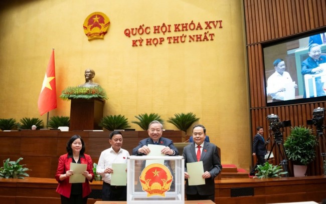 Quốc hội bầu 6 Phó Chủ tịch Quốc hội và 11 Uỷ viên Uỷ ban Thường vụ Quốc hội