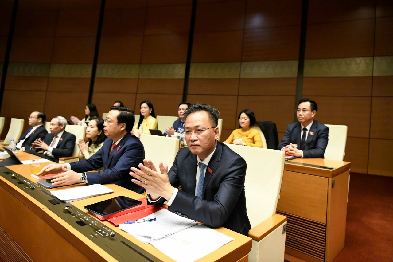 Quốc hội bầu 6 Phó Chủ tịch Quốc hội và các Uỷ viên Uỷ ban Thường vụ Quốc hội Quốc hội bầu 6 Phó Chủ tịch Quốc hội và các Uỷ viên Uỷ ban Thường vụ Quốc hội