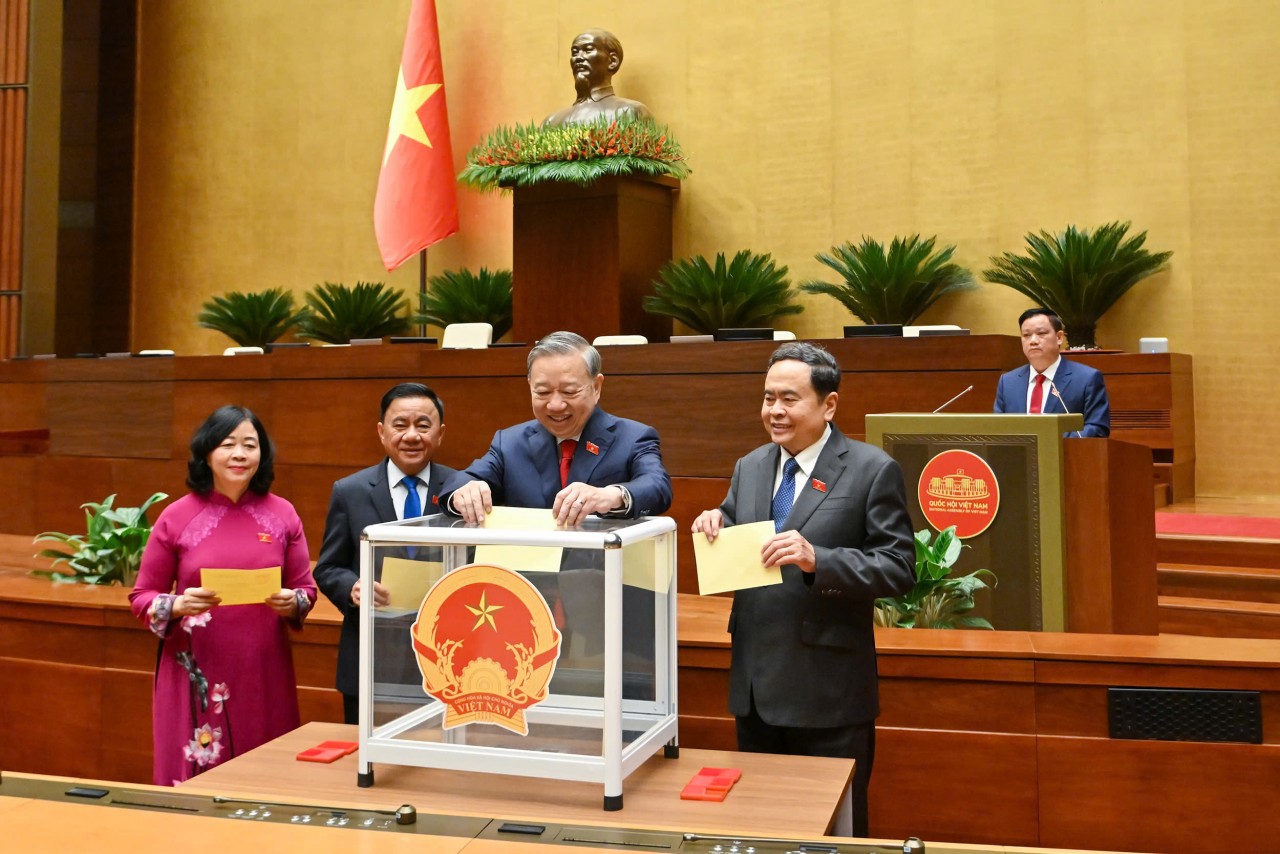 Tổng Bí thư Tô Lâm được bầu giữ chức Chủ tịch nước nhiệm kỳ 2026 - 2031 Tổng Bí thư Tô Lâm được bầu giữ chức Chủ tịch nước nhiệm kỳ 2026 - 2031