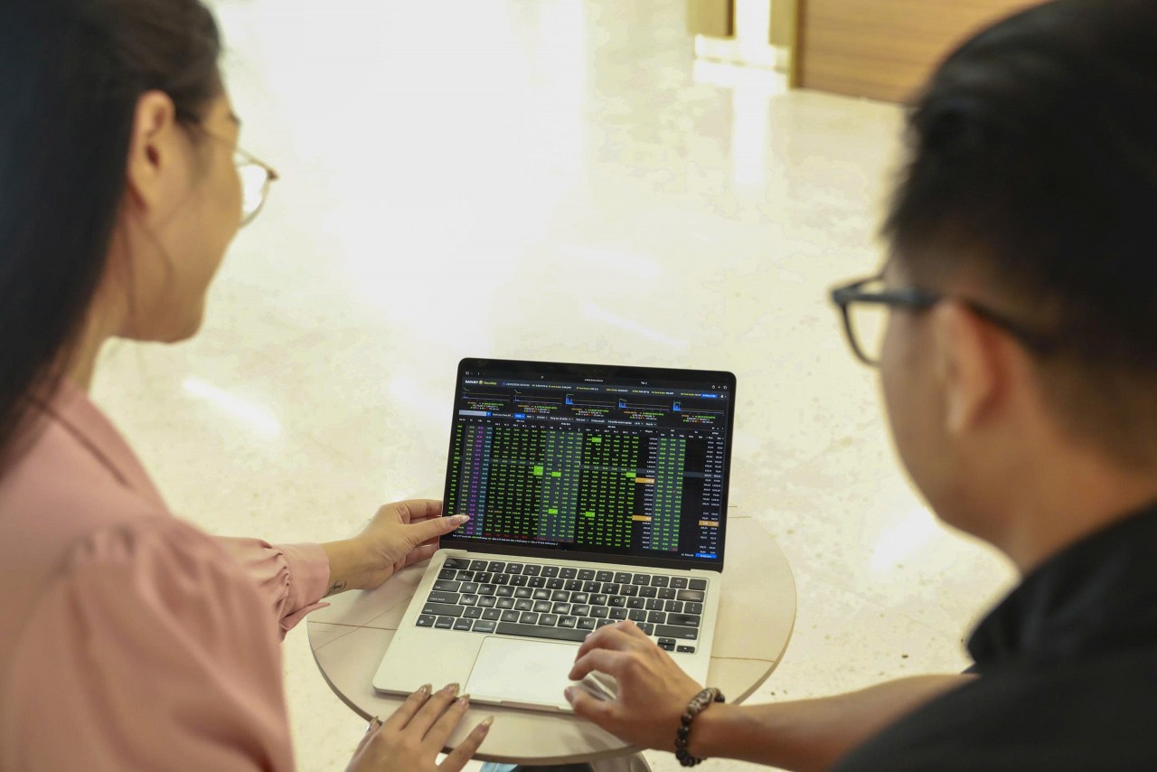 Chứng khoán ngày 7/4: VN-Index tích lũy cạn cung cầu, chứng khoán kỳ vọng thông tin nâng hạng Chứng khoán ngày 7/4: VN-Index tích lũy cạn cung cầu, chứng khoán kỳ vọng thông tin nâng hạng