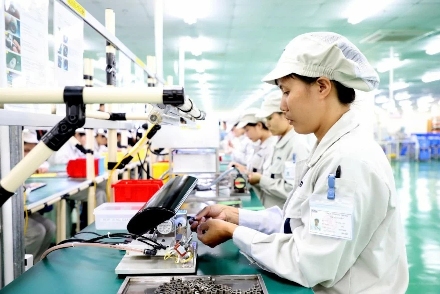 FDI vào Việt Nam tăng mạnh gần 43% trong quý I/2026 FDI vào Việt Nam tăng mạnh gần 43% trong quý I/2026
