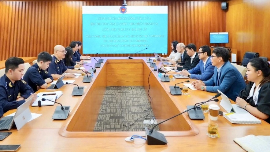 Tăng cường hợp tác Hải quan Việt Nam - Campuchia trong thực thi phòng vệ thương mại