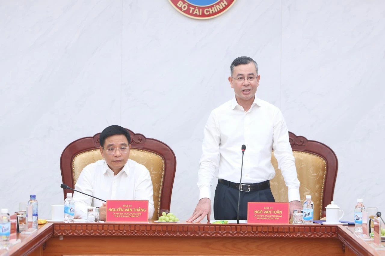 Bộ trưởng Ngô Văn Tuấn nhận bàn giao nhiệm vụ: Vinh dự lớn lao, trách nhiệm nặng nề