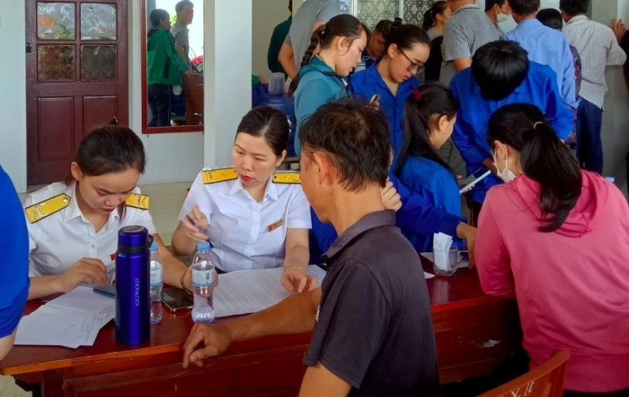 Dự thảo Nghị định hướng dẫn Luật Thuế thu nhập cá nhân: Giảm nghĩa vụ, tạo thuận lợi cho người nộp thuế Giảm nghĩa vụ, tạo thuận lợi cho người nộp thuế