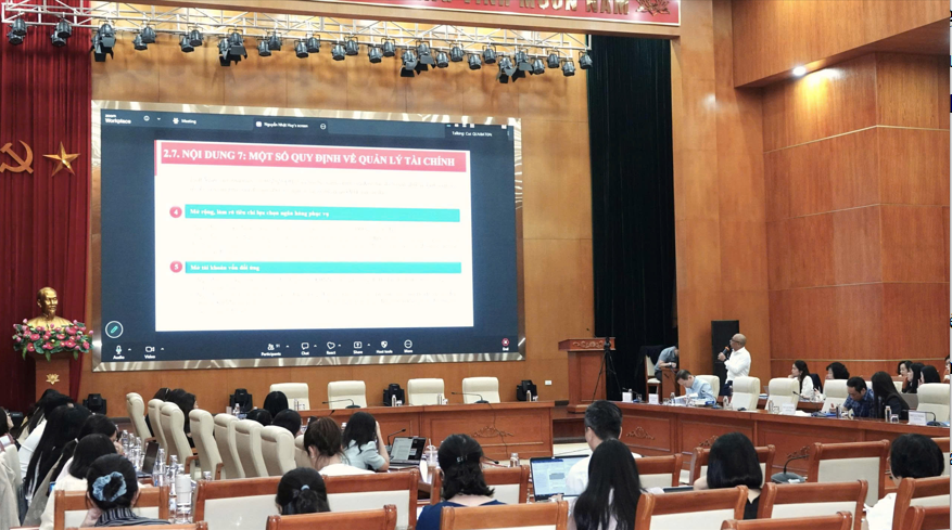 Bộ Tài chính phổ biến những quy định mới về quản lý nợ công