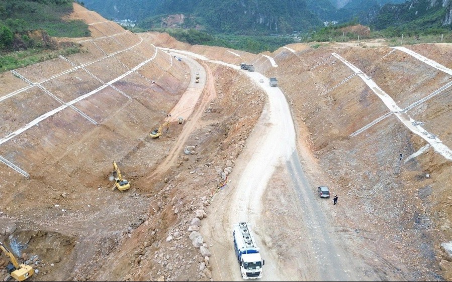 Quảng Ninh kích hoạt tăng trưởng từ vốn đầu tư công