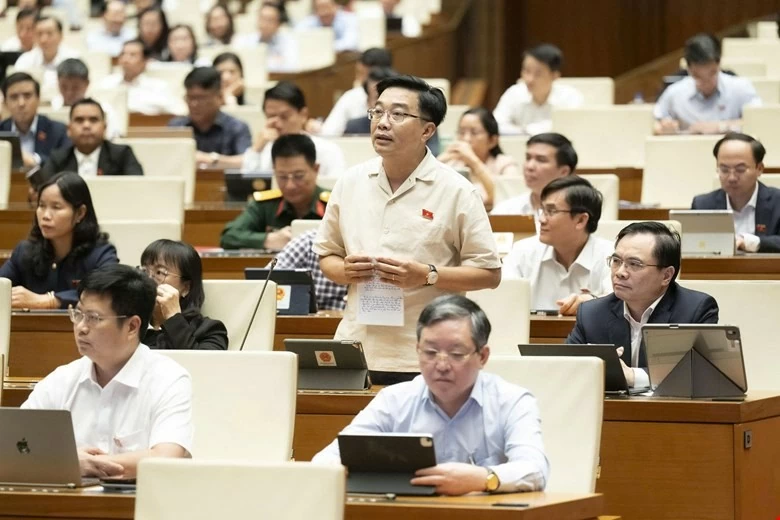 Giảm thuế xăng dầu: Giải pháp tình thế kịp thời và nhân văn Giảm thuế xăng dầu: Giải pháp tình thế kịp thời và nhân văn