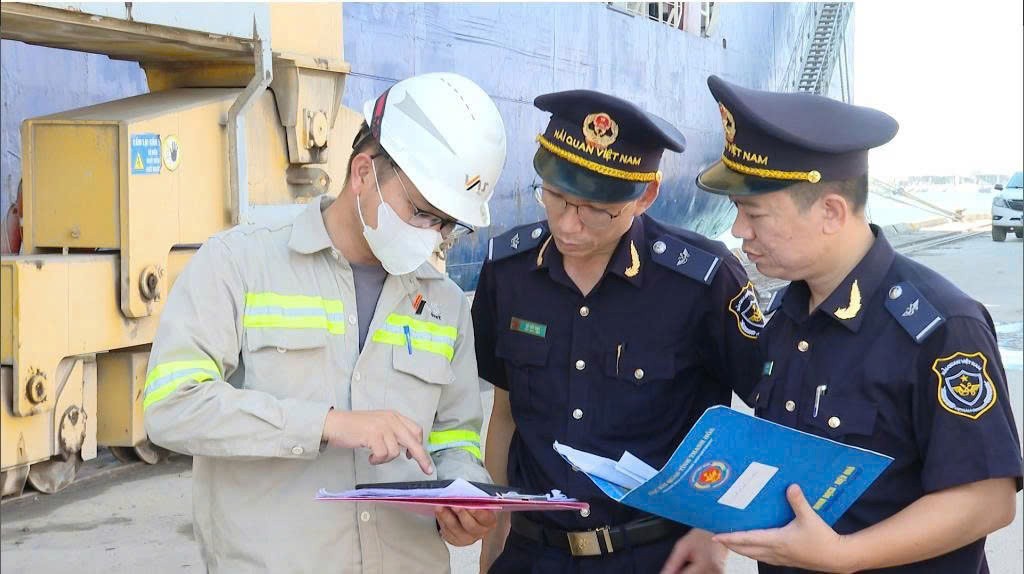 Nhiều thủ tục, điều kiện kinh doanh trong lĩnh vực hải quan, kế toán được cắt giảm, đơn giản hóa
