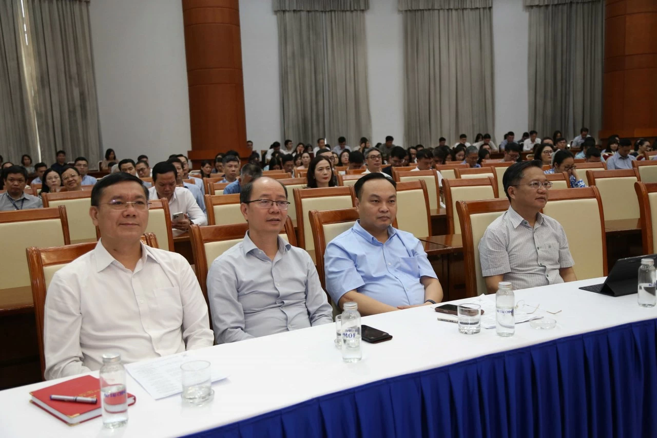 Đảng bộ Bộ Tài chính quán triệt, triển khai Nghị quyết Hội nghị lần thứ hai Ban Chấp hành Trung ương Đảng khóa XIV Đảng bộ Bộ Tài chính quán triệt, triển khai Nghị quyết Hội nghị lần thứ hai Ban Chấp hành Trung ương Đảng khóa XIV