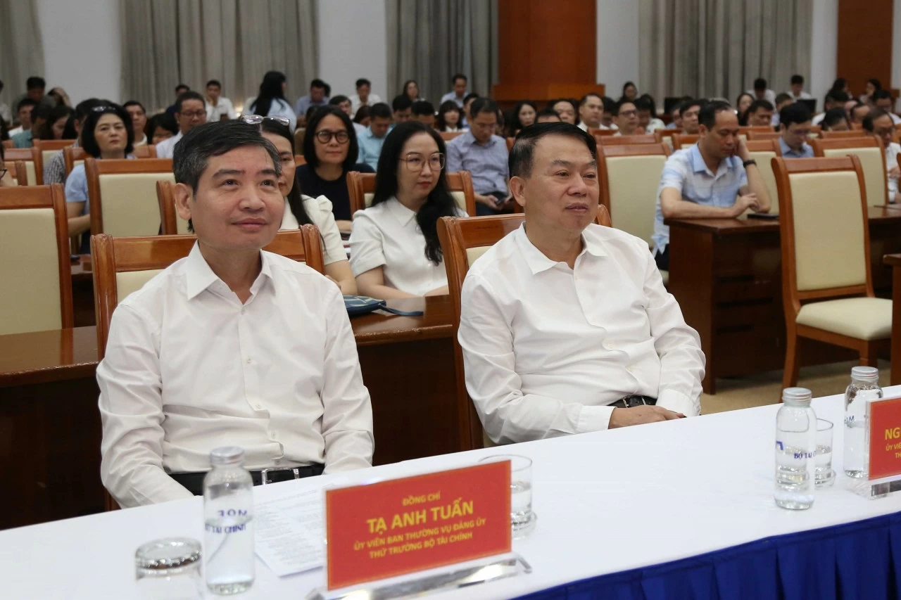 Đảng bộ Bộ Tài chính quán triệt, triển khai Nghị quyết Hội nghị lần thứ hai Ban Chấp hành Trung ương Đảng khóa XIV Đảng bộ Bộ Tài chính quán triệt, triển khai Nghị quyết Hội nghị lần thứ hai Ban Chấp hành Trung ương Đảng khóa XIV