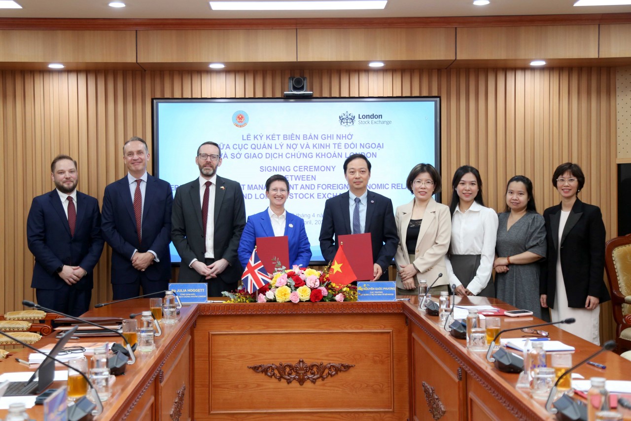 Bộ Tài chính và LSE hợp tác để huy động vốn quốc tế linh hoạt và hiệu quả Bộ Tài chính và LSE hợp tác để huy động vốn quốc tế linh hoạt và hiệu quả