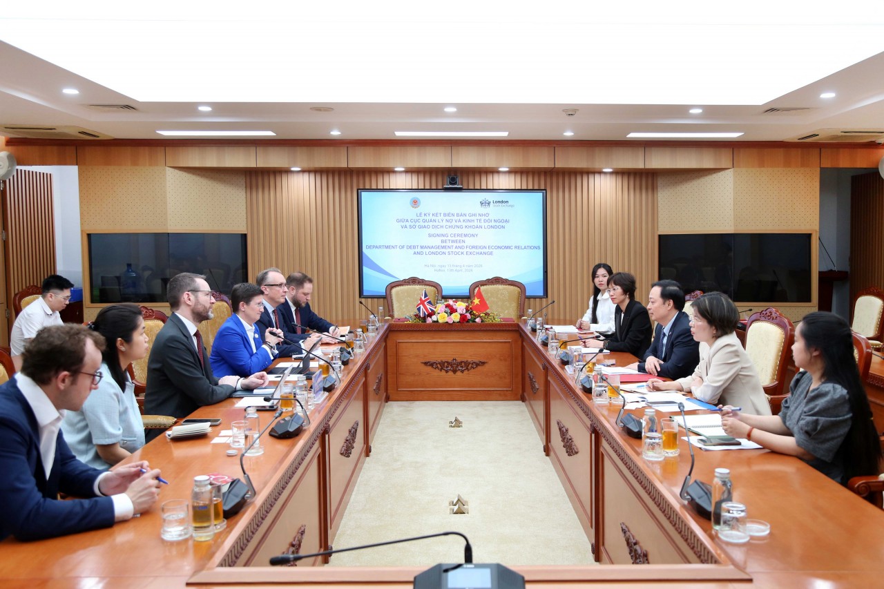 Bộ Tài chính và LSE hợp tác để huy động vốn quốc tế linh hoạt và hiệu quả Bộ Tài chính và LSE hợp tác để huy động vốn quốc tế linh hoạt và hiệu quả