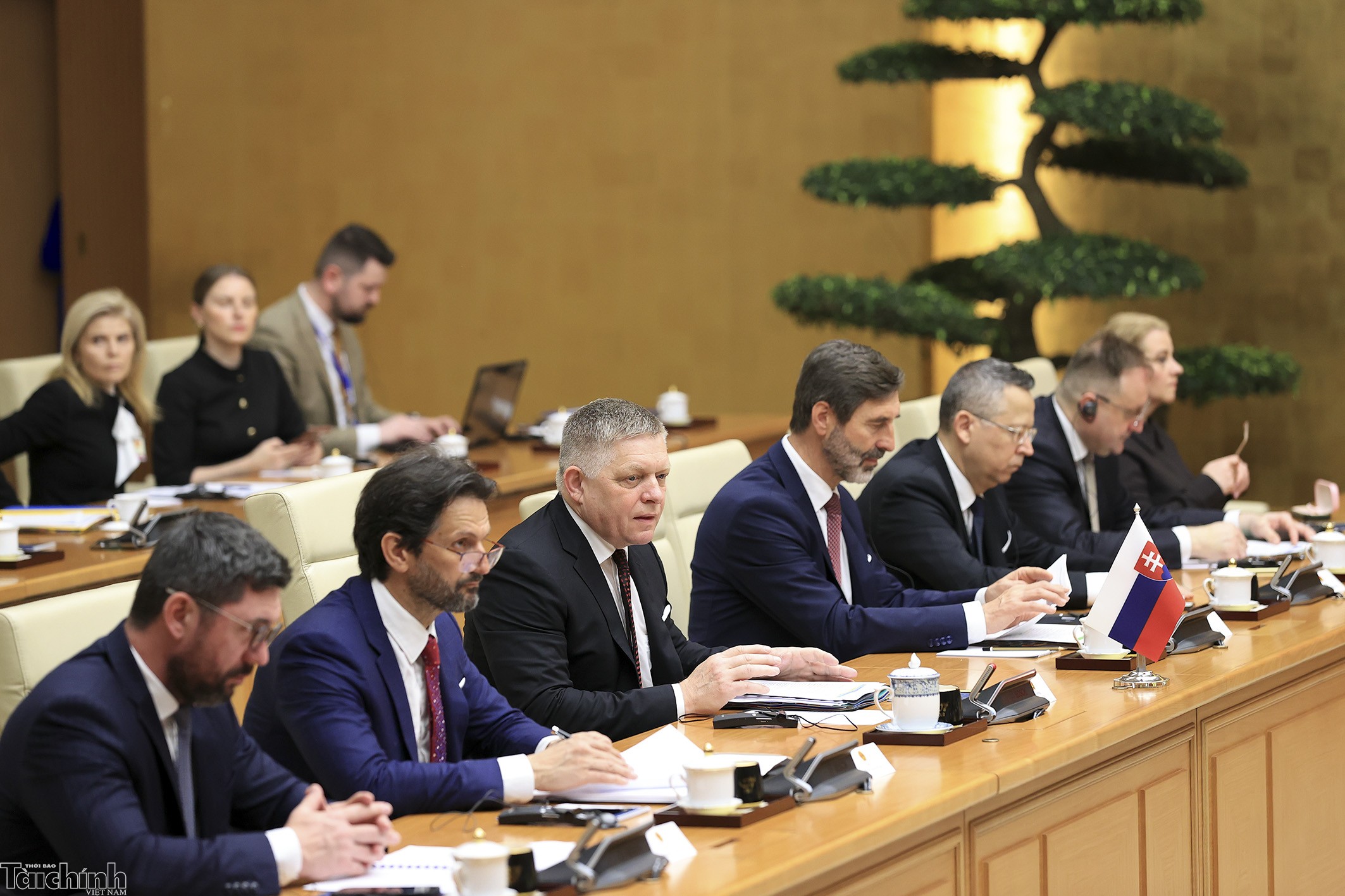 Thủ tướng Lê Minh Hưng chủ trì lễ đón Thủ tướng Slovakia Robert Fico