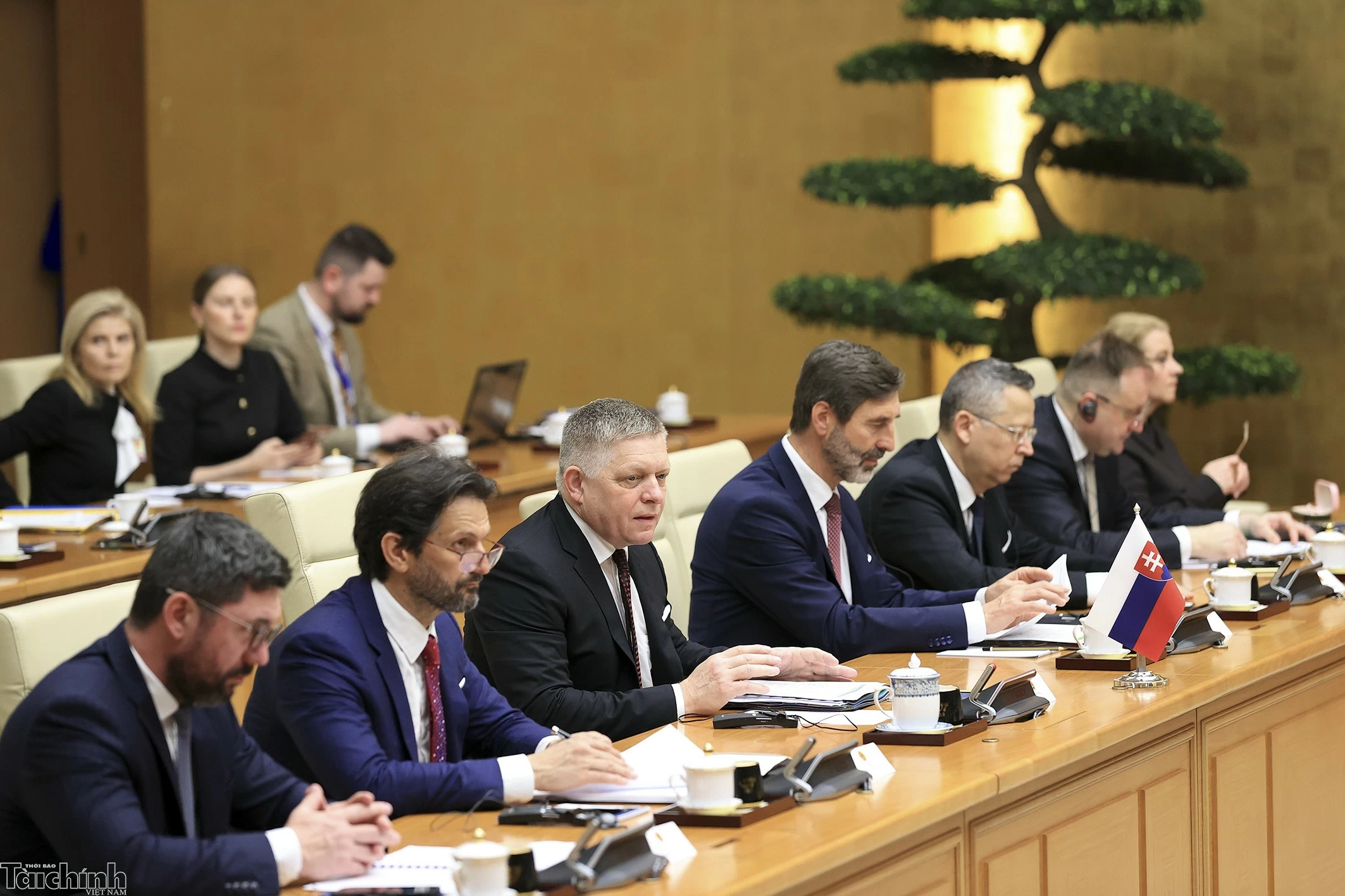 Thủ tướng Lê Minh Hưng chủ trì lễ đón Thủ tướng Slovakia Robert Fico