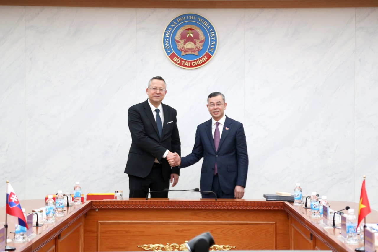 Bộ trưởng Ngô Văn Tuấn tiếp Bộ trưởng Bộ Tài chính Slovakia Bộ trưởng Ngô Văn Tuấn tiếp Bộ trưởng Bộ Tài chính Slovakia