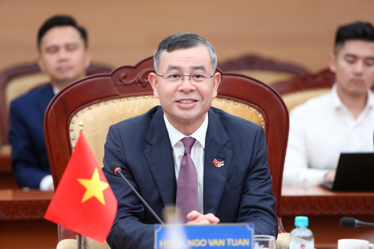 Bộ trưởng Ngô Văn Tuấn tiếp Bộ trưởng Bộ Tài chính Slovakia