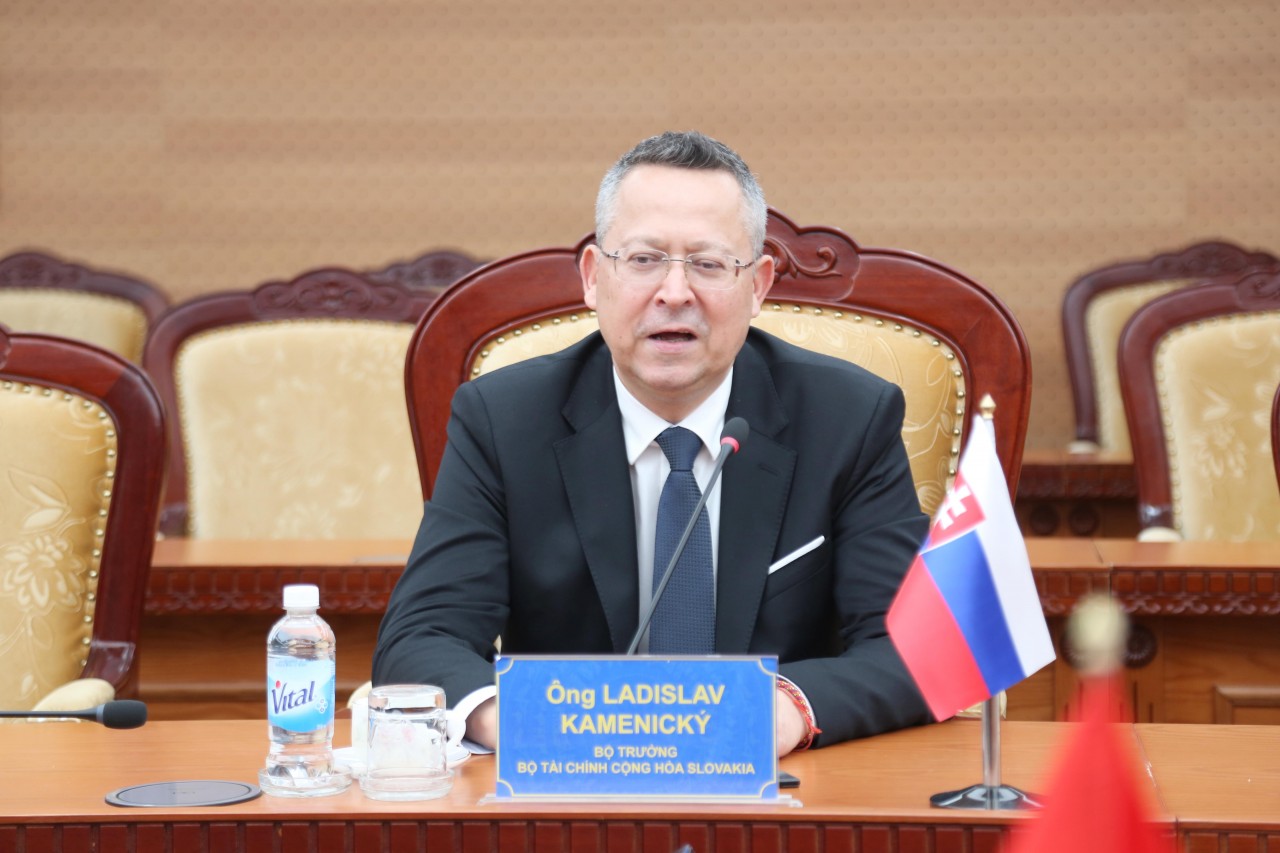 Bộ trưởng Ngô Văn Tuấn tiếp Bộ trưởng Bộ Tài chính Slovakia Bộ trưởng Ngô Văn Tuấn tiếp Bộ trưởng Bộ Tài chính Slovakia