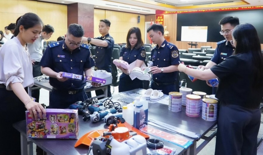Hải quan tăng cường phối hợp kiểm soát hàng giả, xâm phạm sở hữu trí tuệ