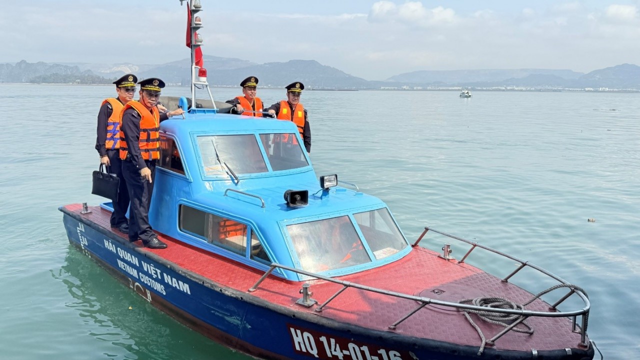 Quảng Ninh: Xử lý hơn 1.100 vụ buôn lậu, gian lận thương mại và hàng giả Quảng Ninh: Xử lý hơn 1.100 vụ buôn lậu, gian lận thương mại và hàng giả