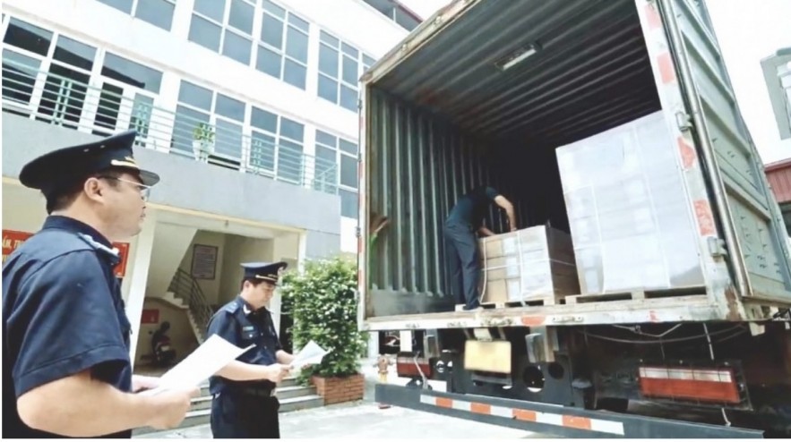 Hải quan khu vực IV thu hơn 2,1 tỷ đồng từ chống buôn lậu và hậu kiểm