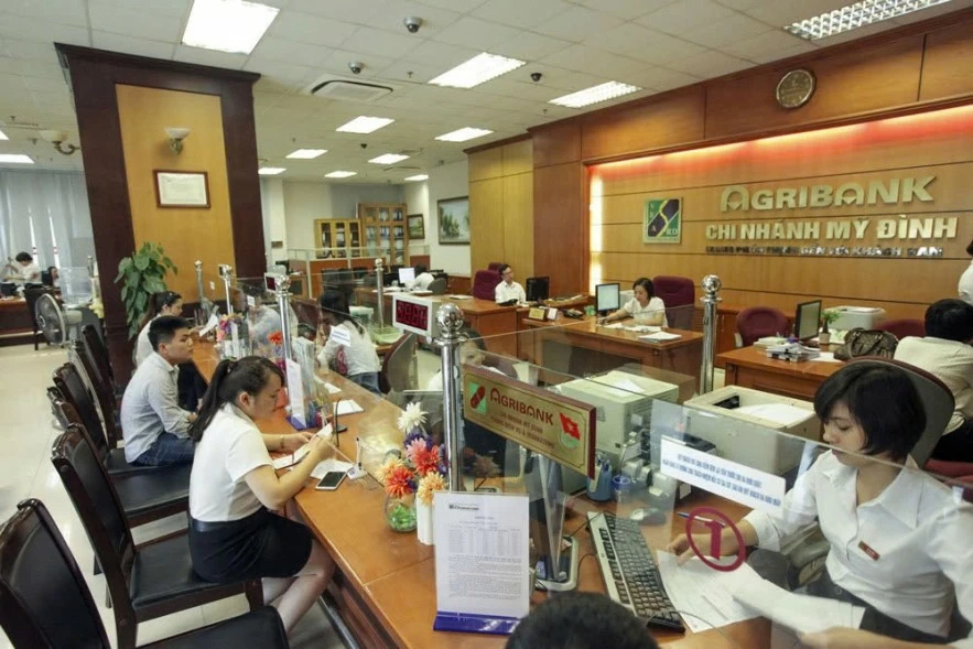 Nhiều ngân hàng chủ lực “giữ mạch” dòng vốn, đưa tín dụng vượt 19 triệu tỷ đồng Nhiều ngân hàng chủ lực “giữ mạch” dòng vốn, đưa tín dụng vượt 19 triệu tỷ đồng