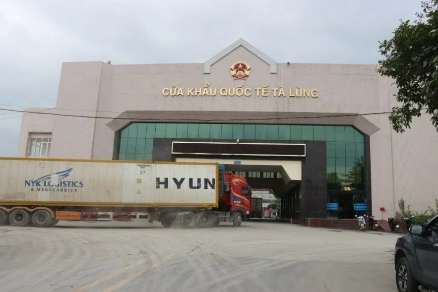 Hải quan khu vực XVI kích hoạt Cửa khẩu số, tăng tốc chuyển đổi số tại Tà Lùng