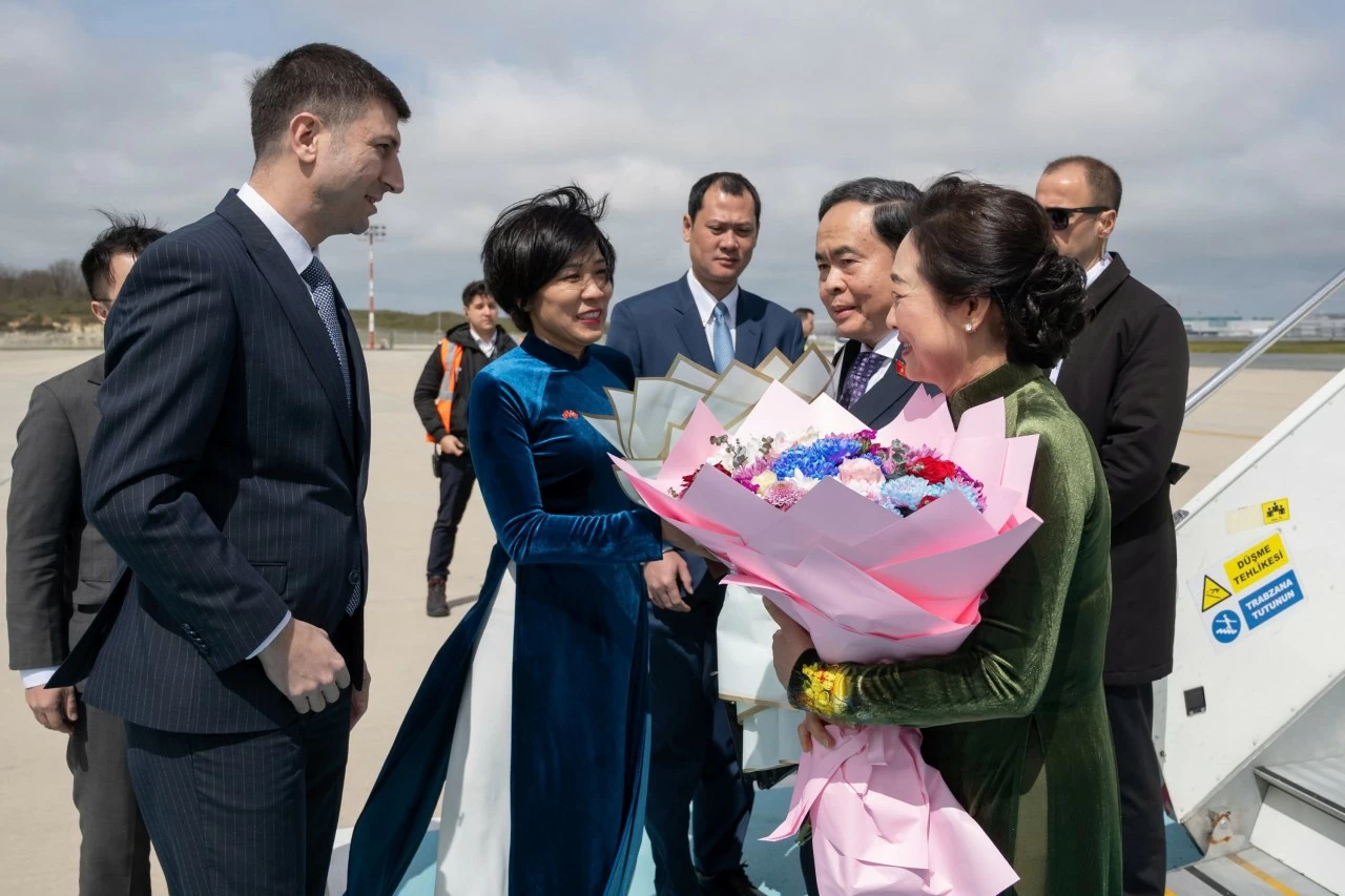 Chủ tịch Quốc hội Trần Thanh Mẫn tới Thổ Nhĩ Kỳ, tham dự Đại hội đồng lần thứ 152 của Liên minh Nghị viện thế giới Chủ tịch Quốc hội Trần Thanh Mẫn tới Thổ Nhĩ Kỳ, tham dự Đại hội đồng lần thứ 152 của Liên minh Nghị viện thế giới